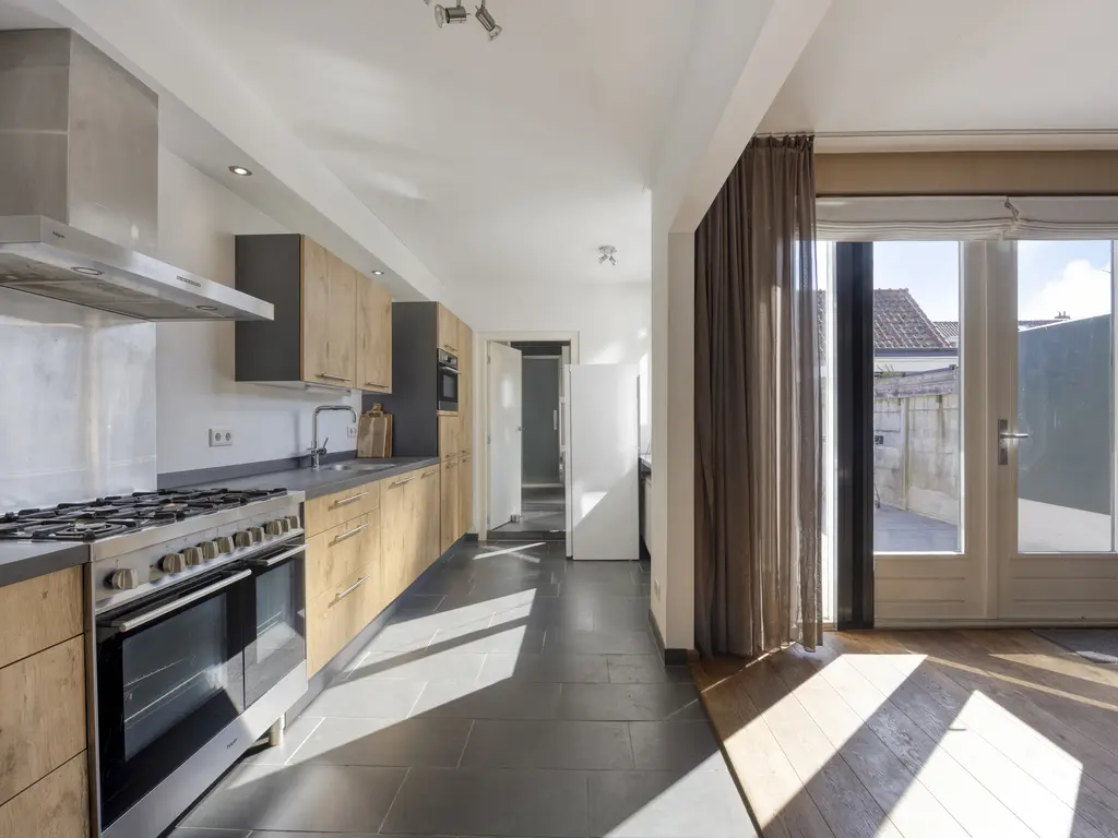 Schuttershof 7, THOLEN