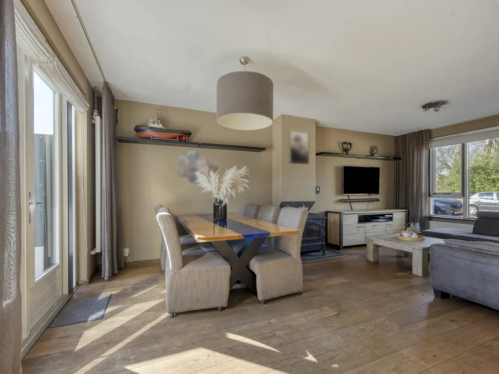 Schuttershof 7, THOLEN