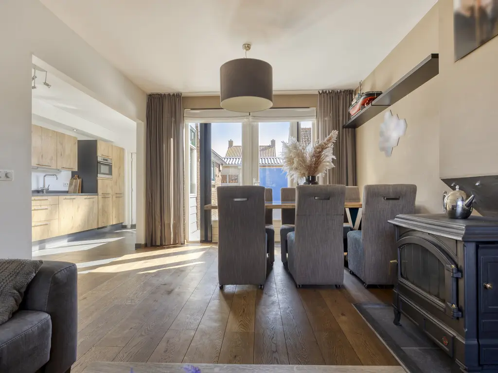 Schuttershof 7, THOLEN