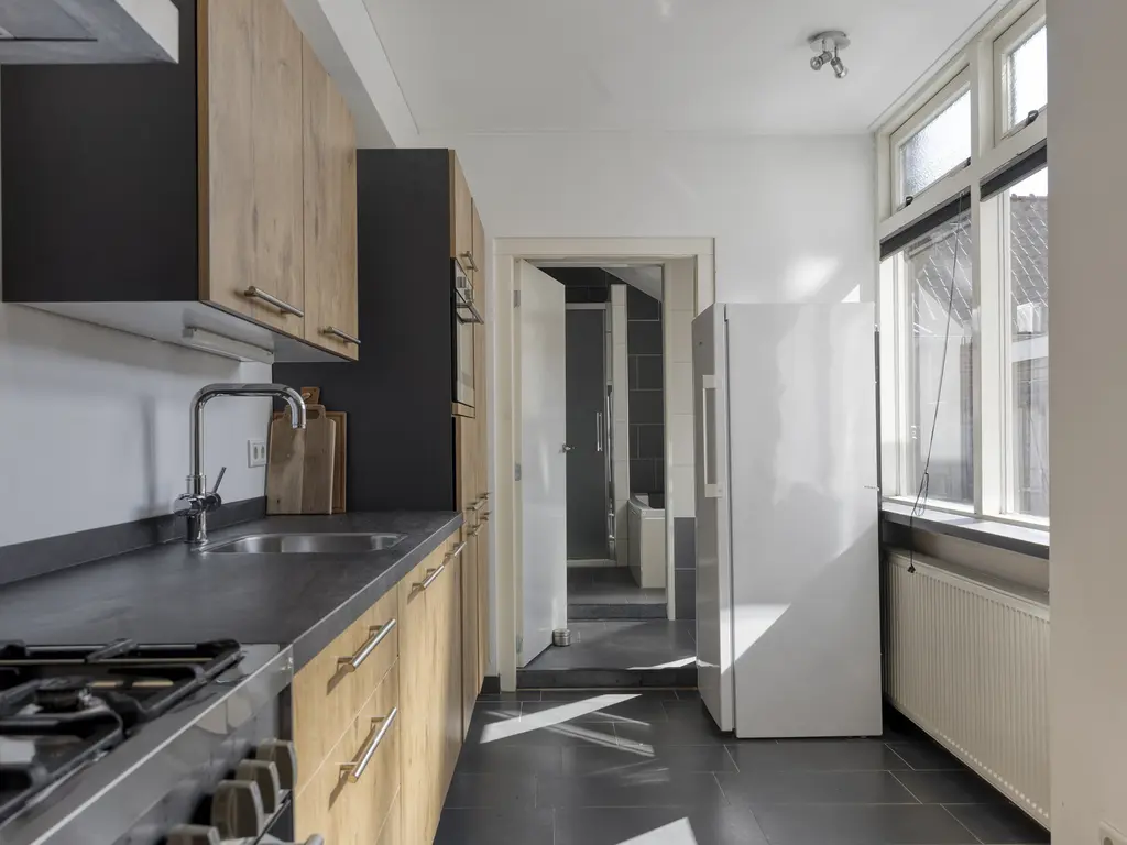 Schuttershof 7, THOLEN