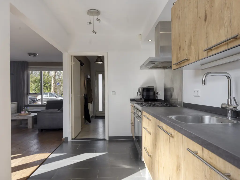 Schuttershof 7, THOLEN