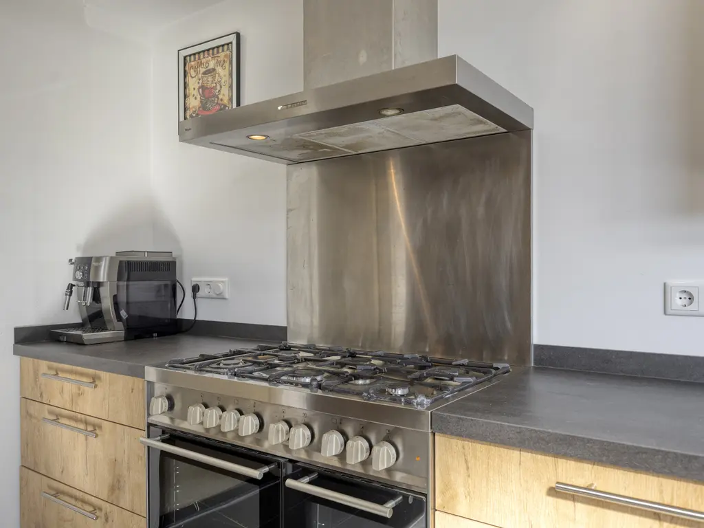 Schuttershof 7, THOLEN