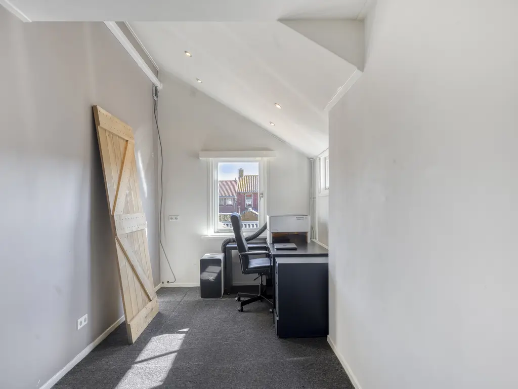 Schuttershof 7, THOLEN