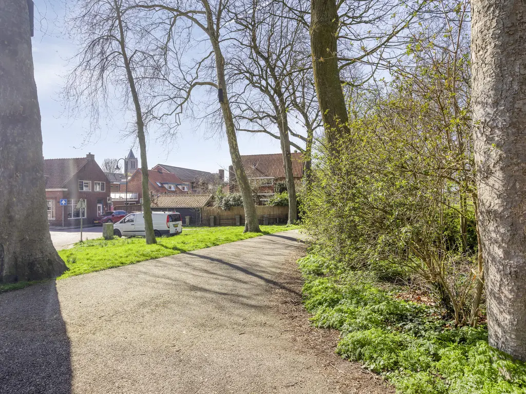 Schuttershof 7, THOLEN