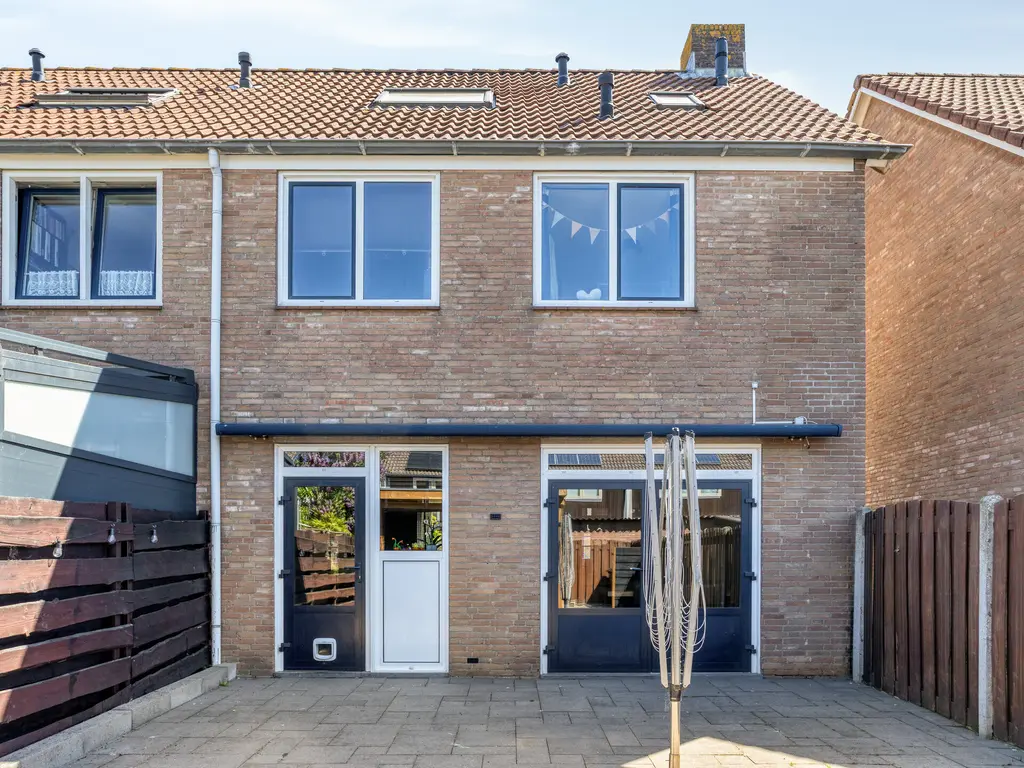 Touwslagersdreef 36, THOLEN