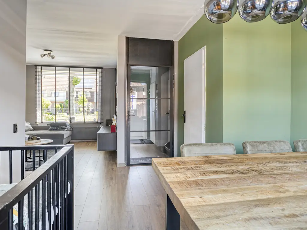 Touwslagersdreef 36, THOLEN