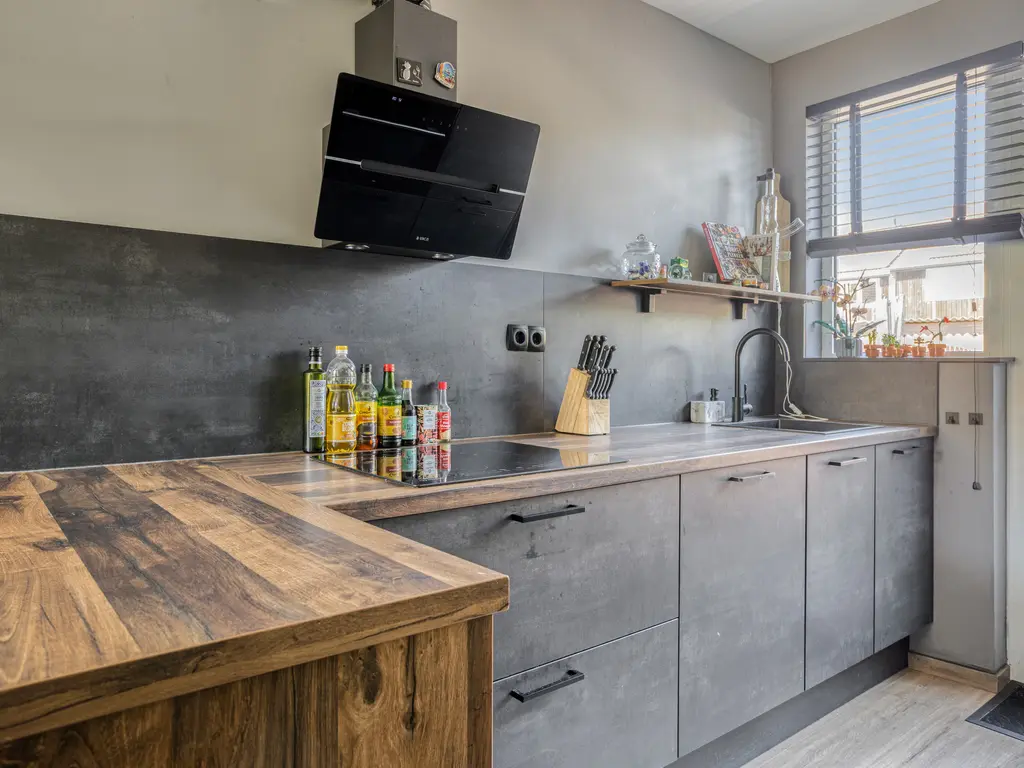 Touwslagersdreef 36, THOLEN