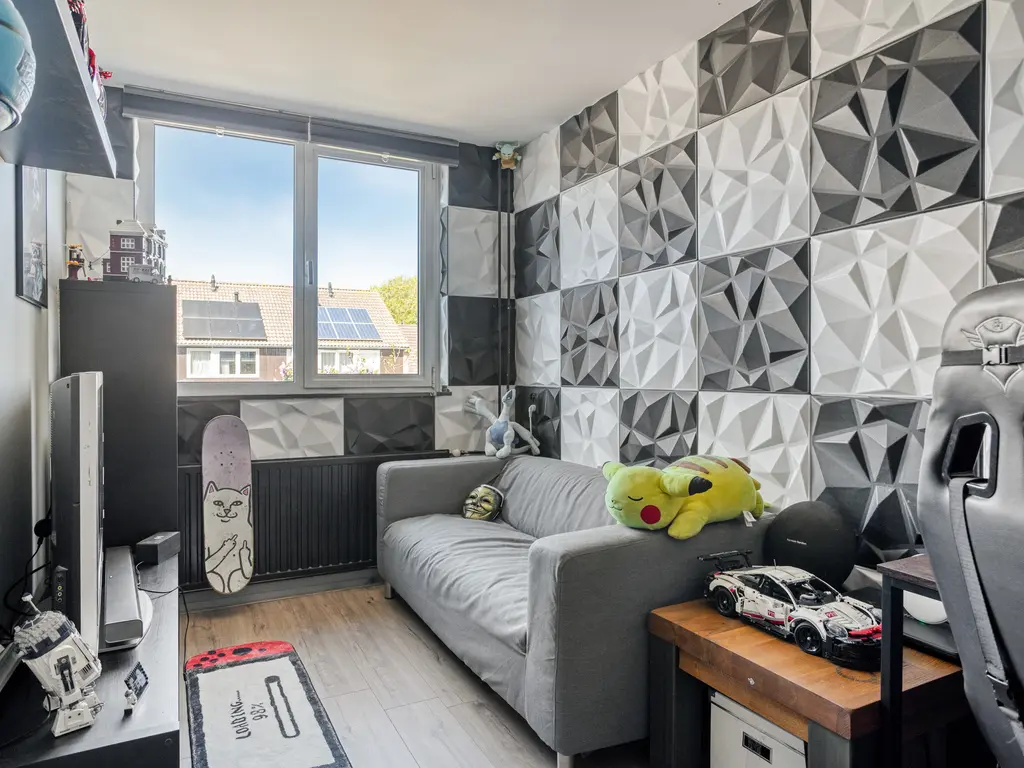 Touwslagersdreef 36, THOLEN