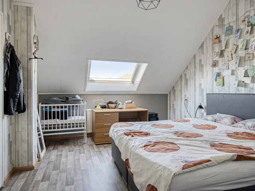 Touwslagersdreef 36, THOLEN
