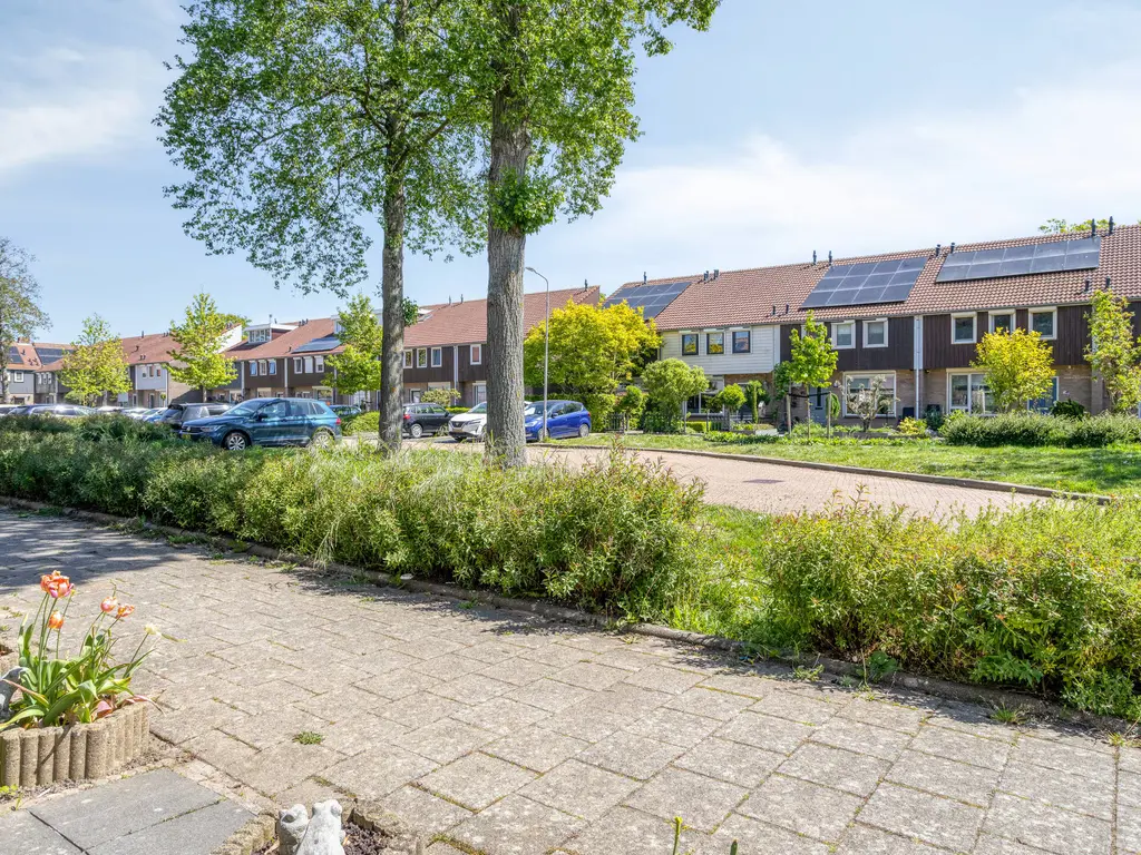 Touwslagersdreef 36, THOLEN