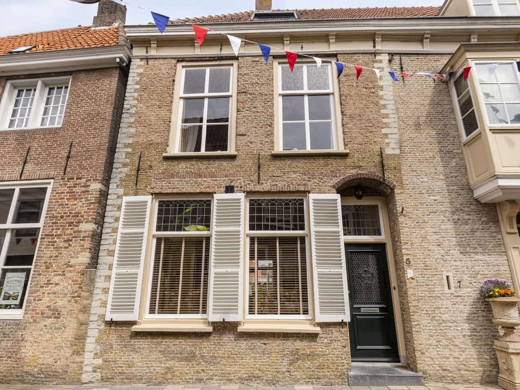 Hoogstraat 5, THOLEN