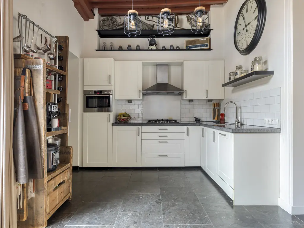 Hoogstraat 5, THOLEN