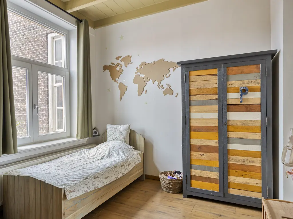 Hoogstraat 5, THOLEN