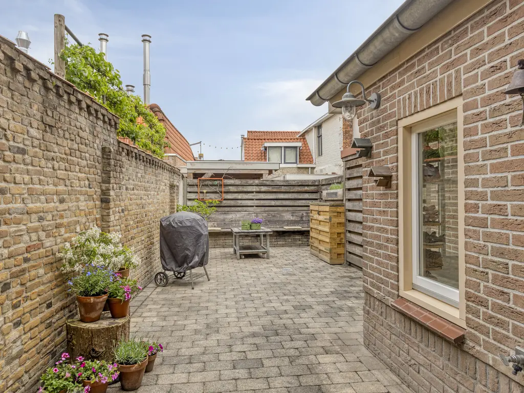 Hoogstraat 5, THOLEN