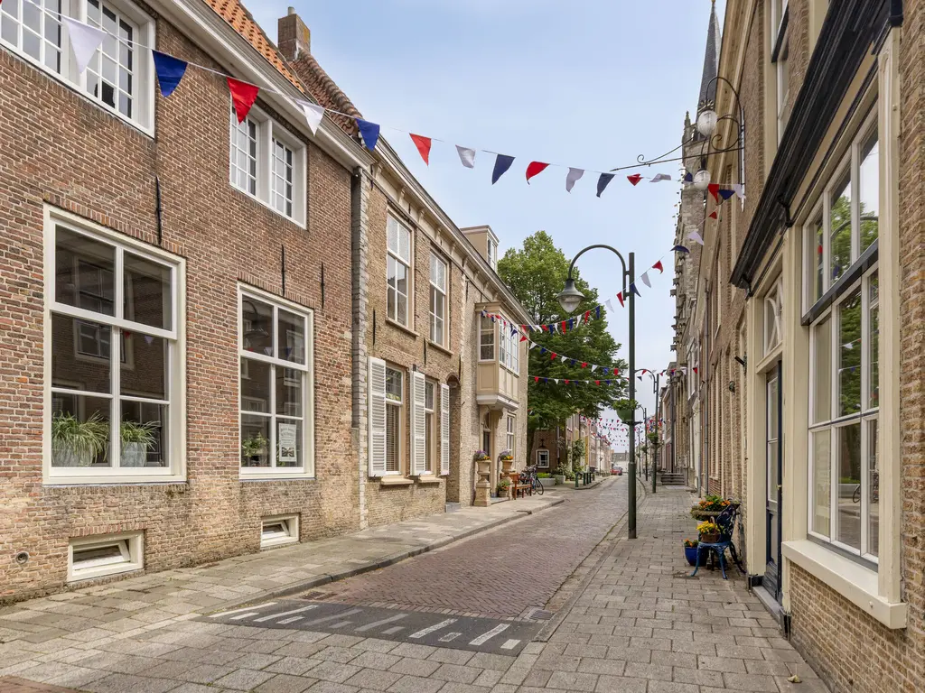 Hoogstraat 5, THOLEN