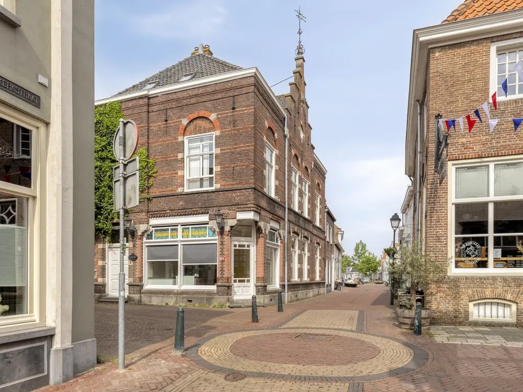 Hoogstraat 5, THOLEN