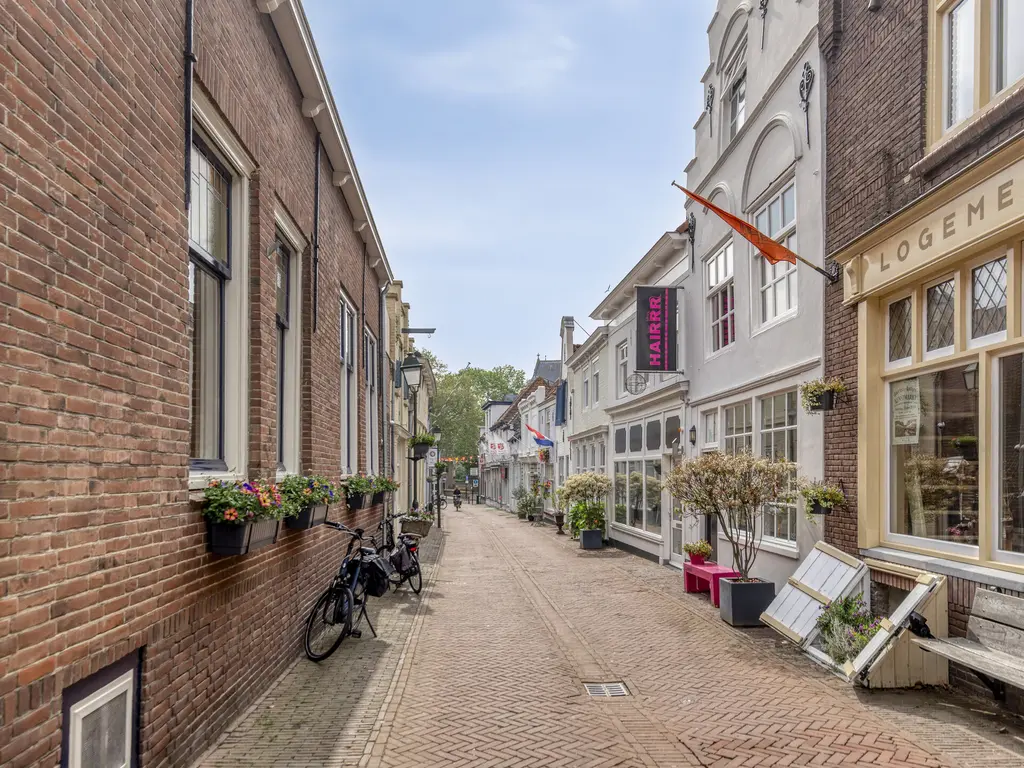 Hoogstraat 5, THOLEN