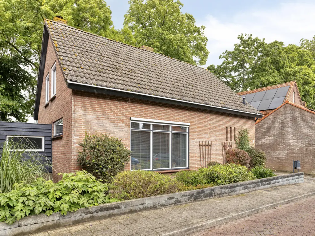 Schuttershof 4, THOLEN