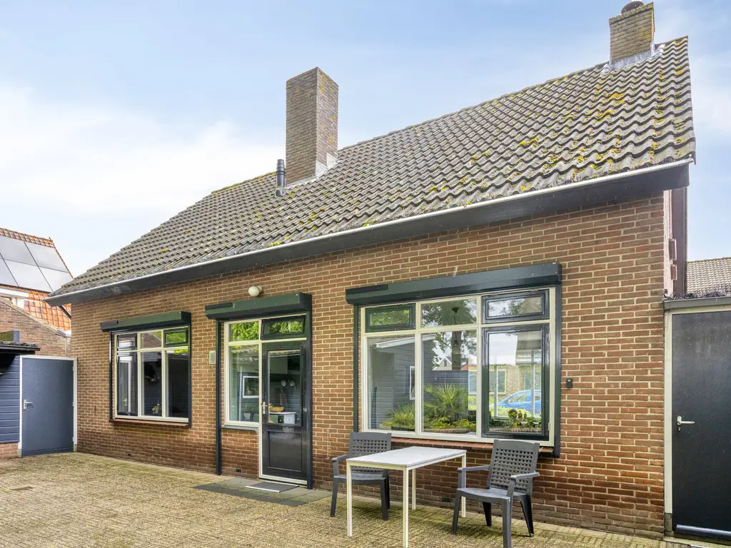Schuttershof 4, THOLEN