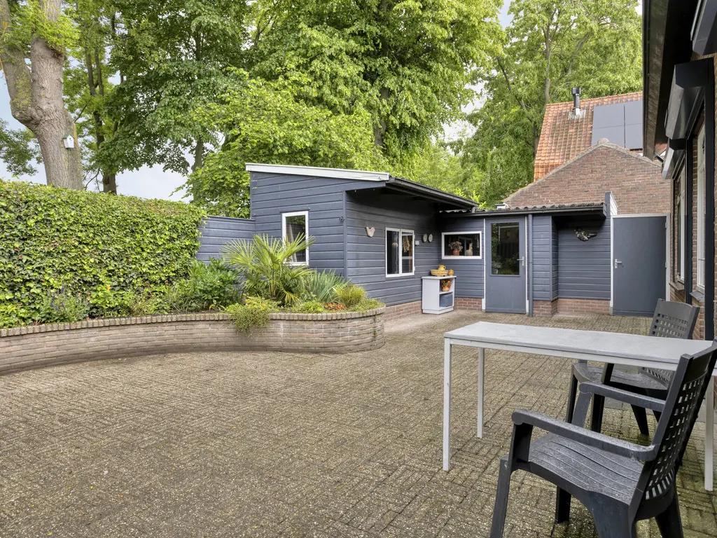 Schuttershof 4, THOLEN