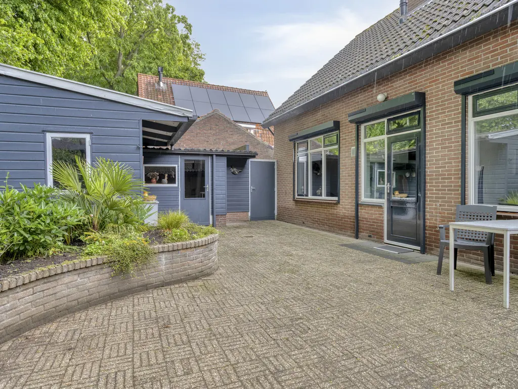 Schuttershof 4, THOLEN