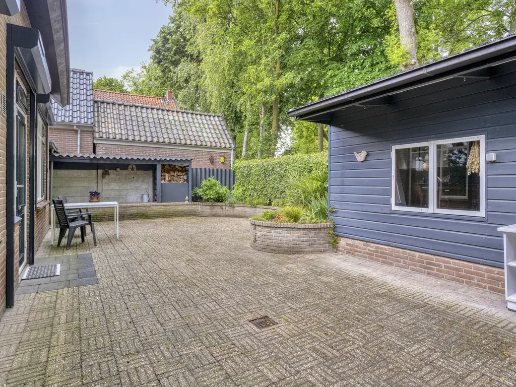 Schuttershof 4, THOLEN