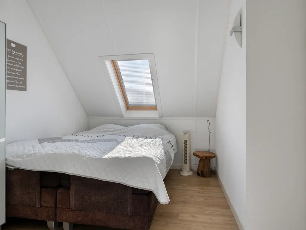 Oesterdam 155, THOLEN