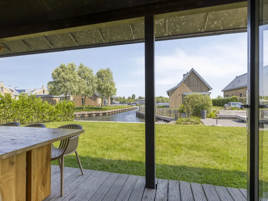 Oesterdam 215, THOLEN