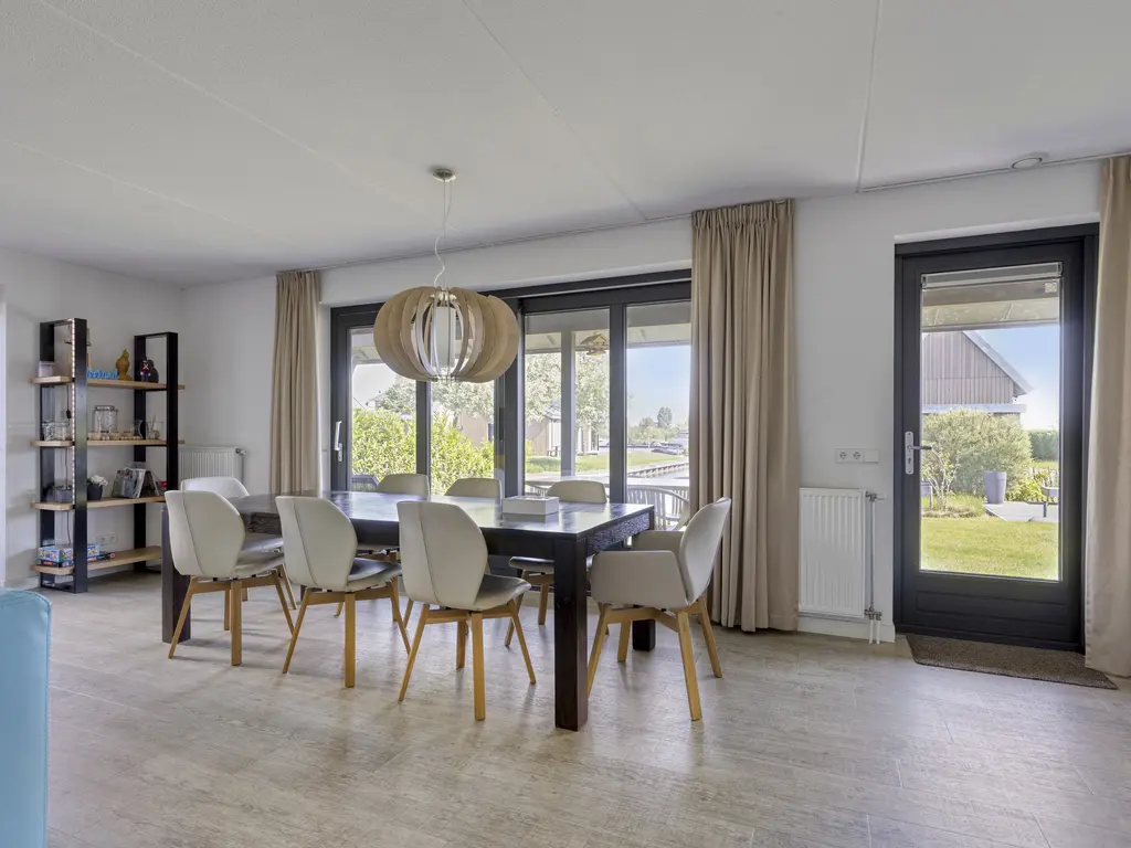 Oesterdam 215, THOLEN