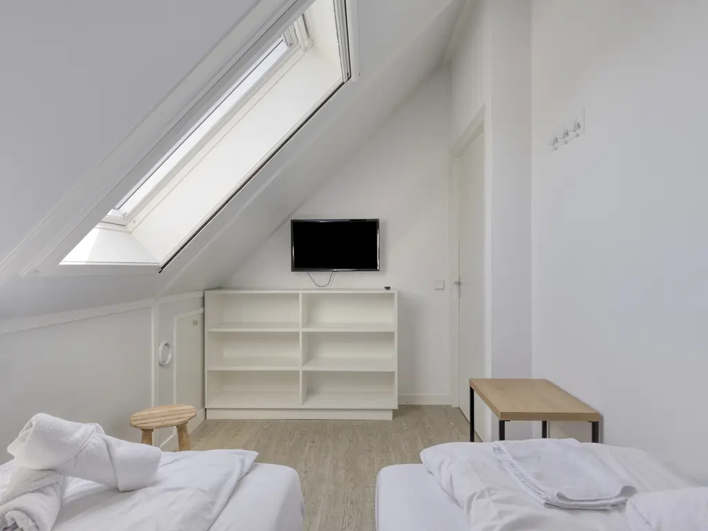 Oesterdam 215, THOLEN