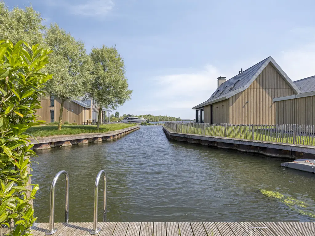 Oesterdam 215, THOLEN