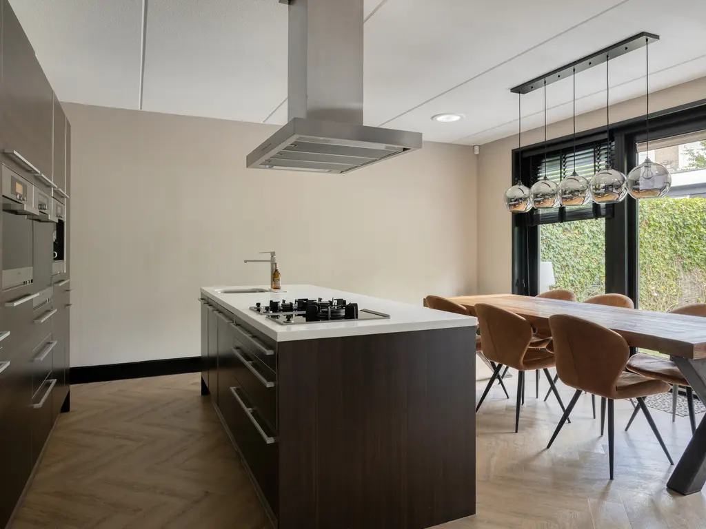Bosstraat 24, THOLEN