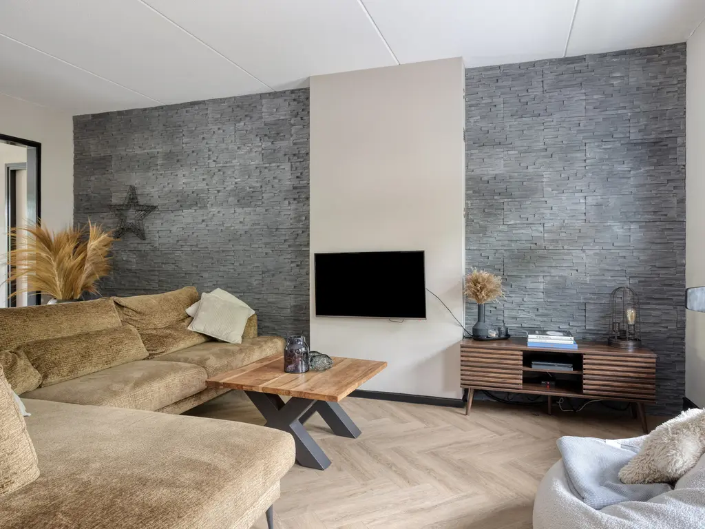 Bosstraat 24, THOLEN
