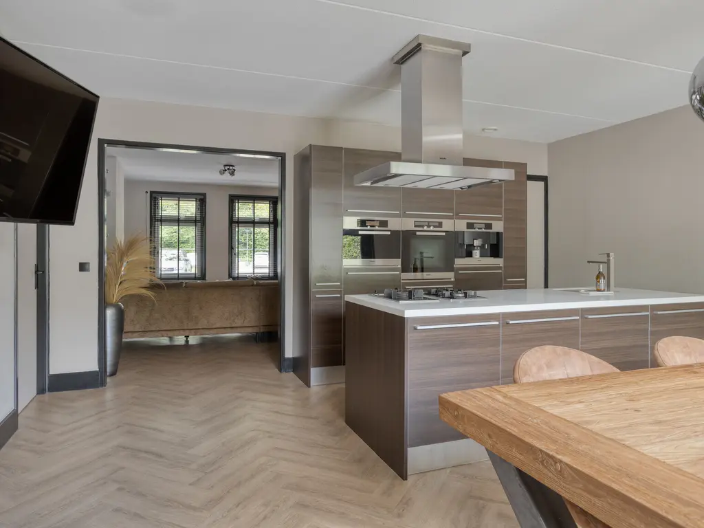 Bosstraat 24, THOLEN