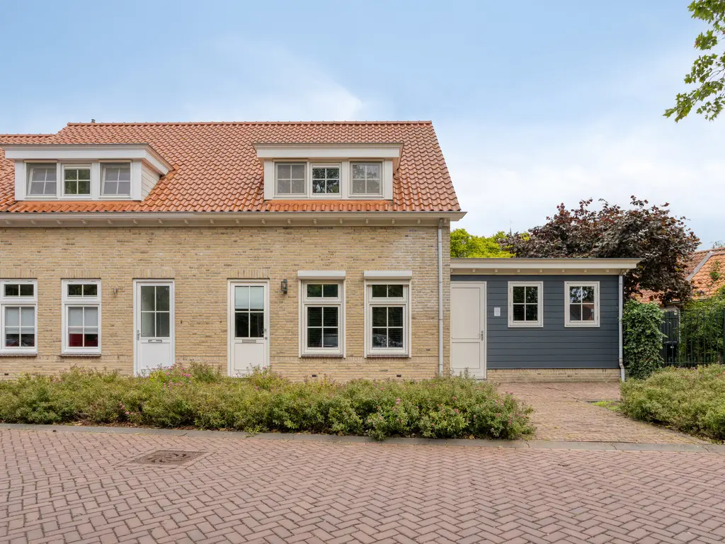 Bosstraat 24, THOLEN