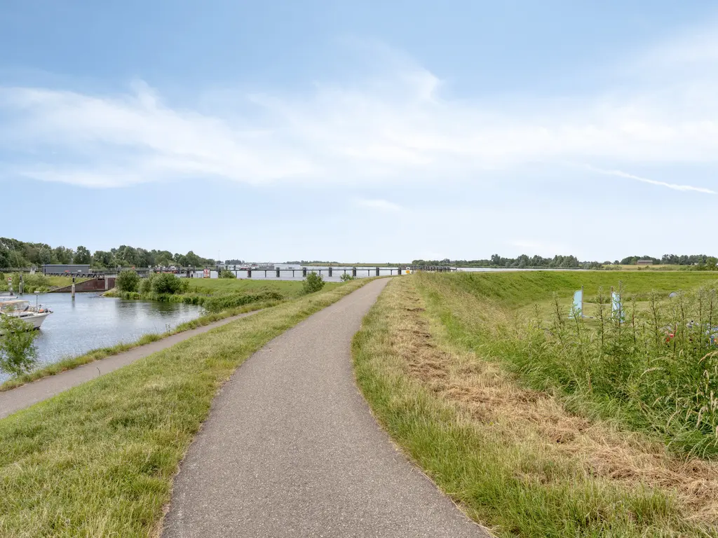 Bosstraat 24, THOLEN