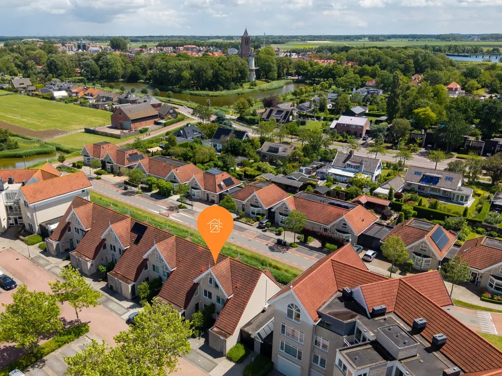 Achtererf 37, THOLEN