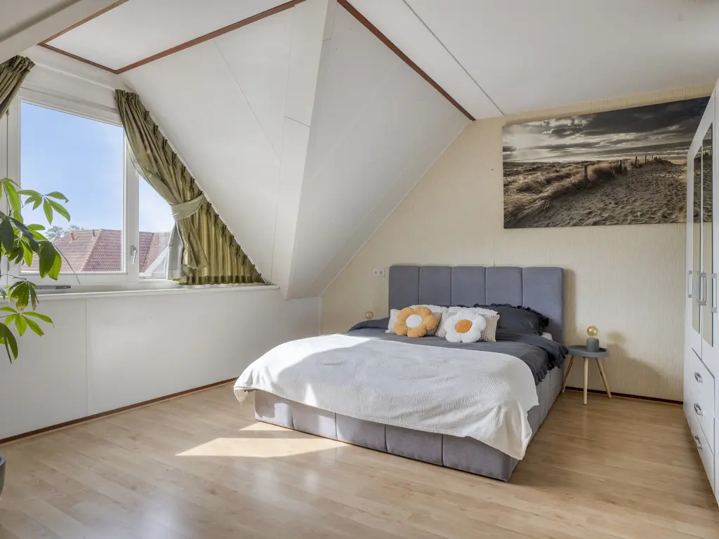 Achtererf 37, THOLEN