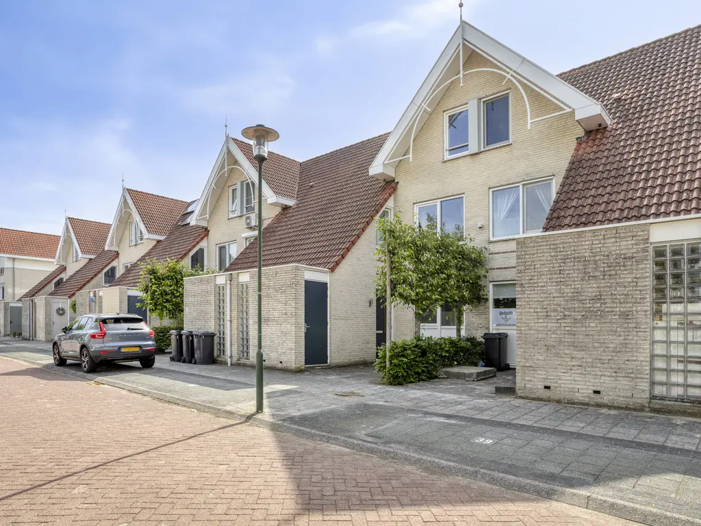 Achtererf 37, THOLEN