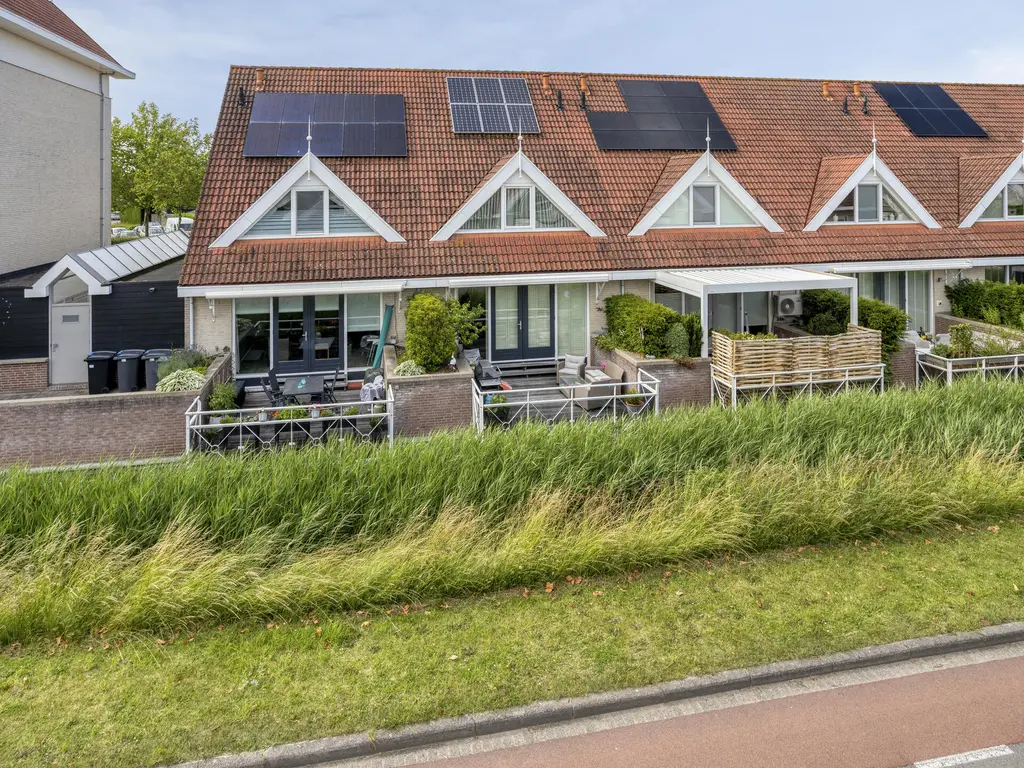 Achtererf 37, THOLEN