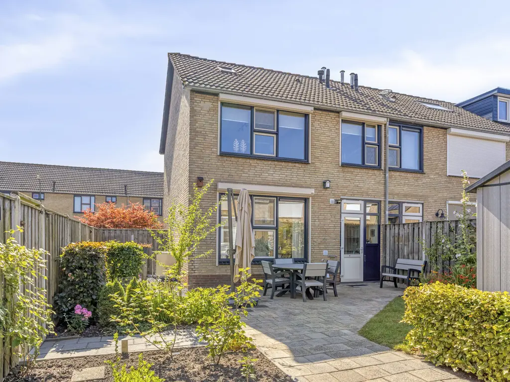 Hoogaarsstraat 48, THOLEN