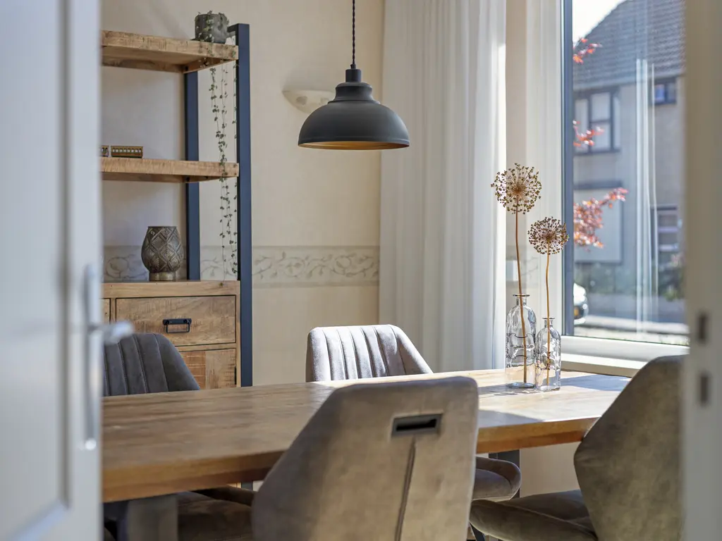 Hoogaarsstraat 48, THOLEN