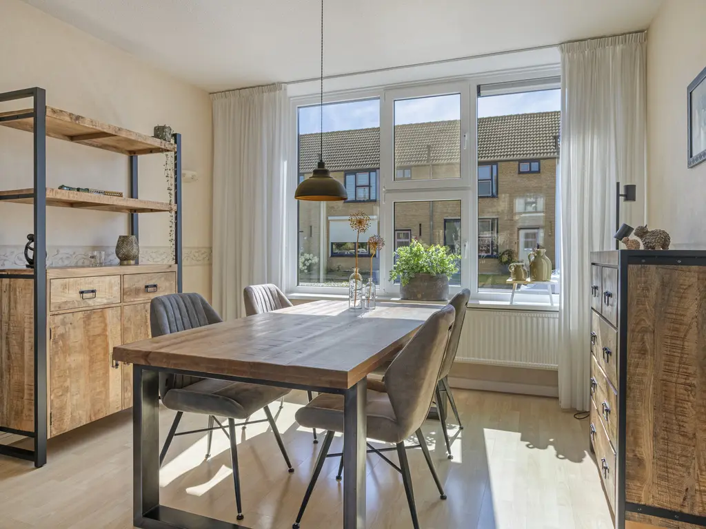 Hoogaarsstraat 48, THOLEN