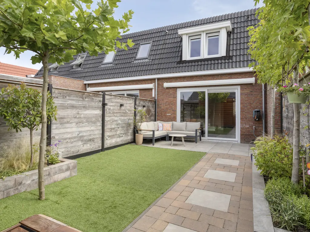 Bezaan 9, SINT-ANNALAND