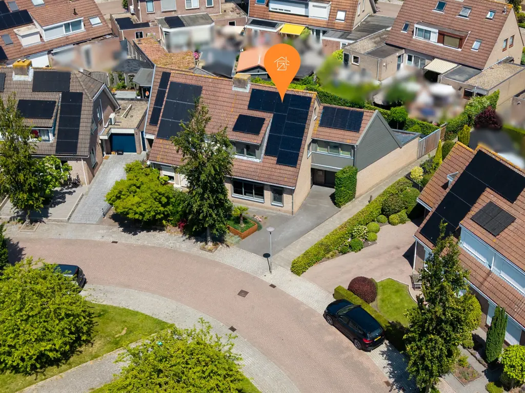 Oranjerie 11, THOLEN