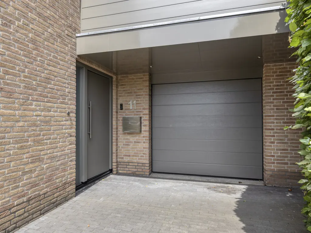 Oranjerie 11, THOLEN