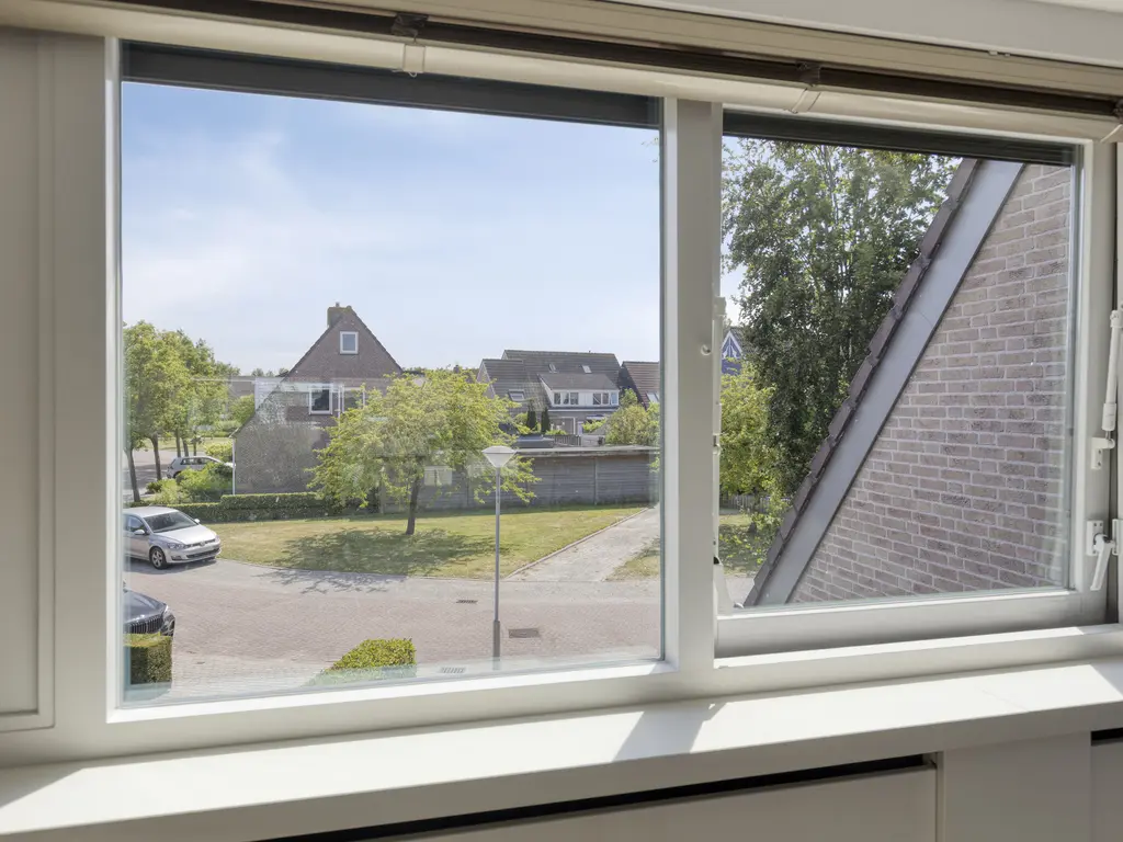 Oranjerie 11, THOLEN