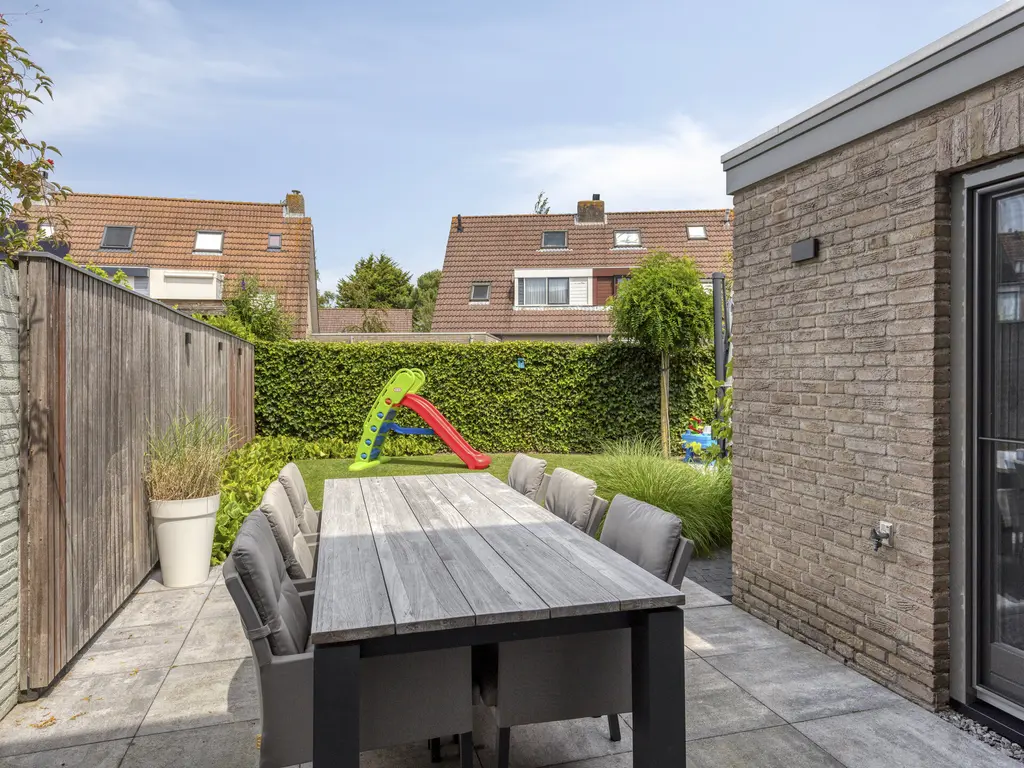 Oranjerie 11, THOLEN