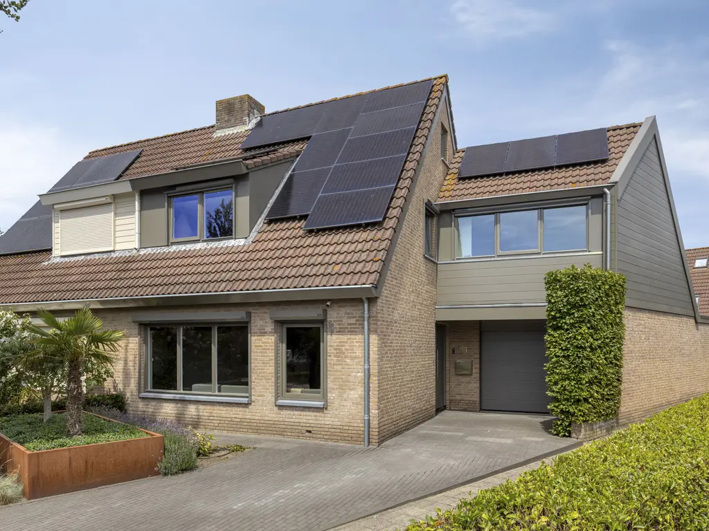Oranjerie 11, THOLEN