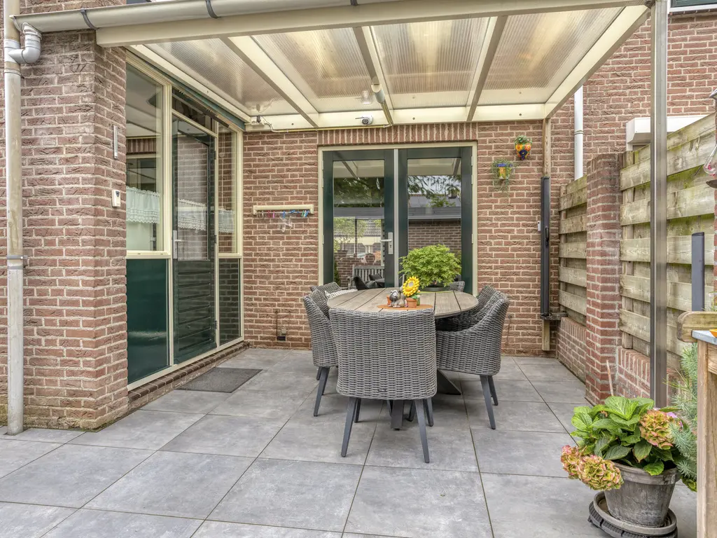 Kuipersdreef 28, THOLEN